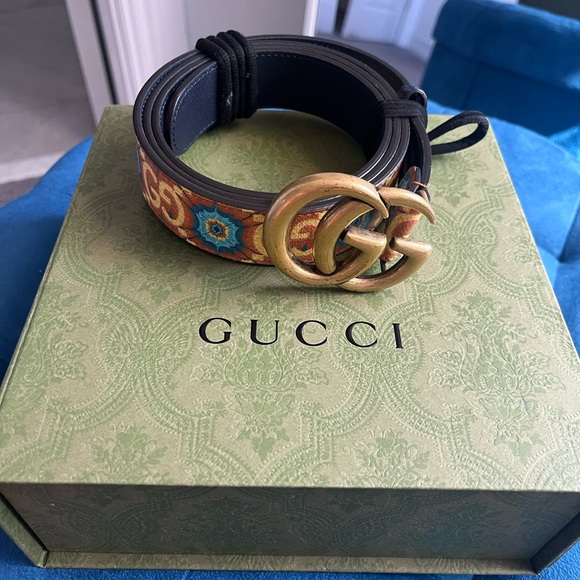 Guy I belt comes with a box look new - Picture 3 of 8